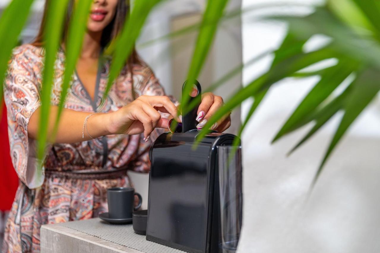 El_Puerto Luxury Port Suites Naxos City エクステリア 写真