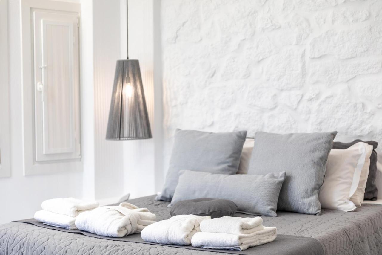 El_Puerto Luxury Port Suites Naxos City エクステリア 写真